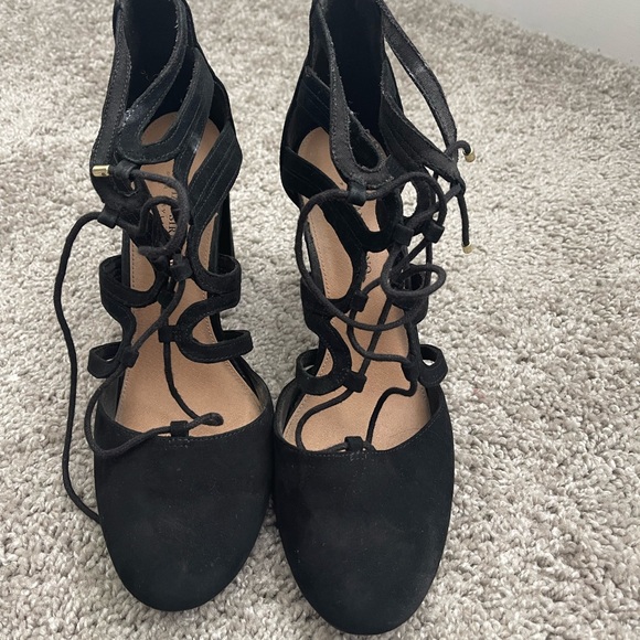 ⚫️Black Wide Tie Up Christian Siriano Heels⚫️ - Picture 3 of 6